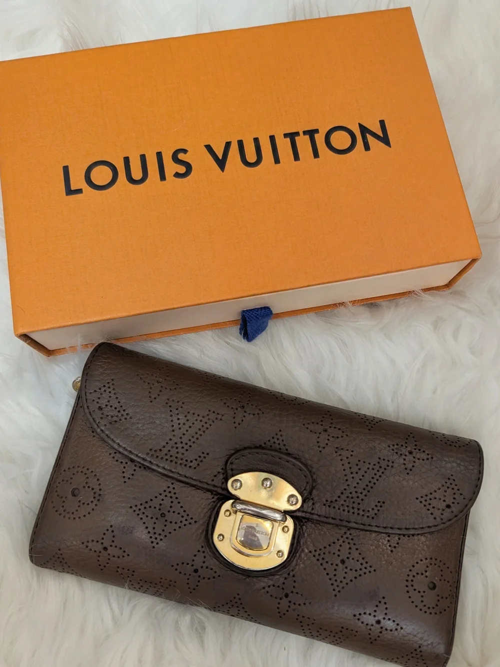 Louis Vuitton Mahina Portefeuille Amelia Leather Trifold Long Wallet/663001